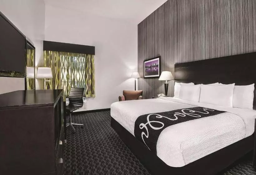 身障者適用キングサイズベッドルーム, La Quinta By Wyndham Austin   Cedar Park