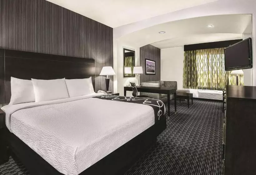 身障者適用キングサイズベッドルーム, La Quinta By Wyndham Austin   Cedar Park