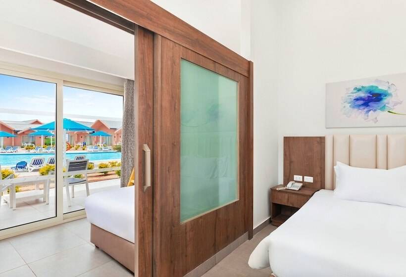 خانه یا کلبه ی ییلاقی با نمای استخر, Pickalbatros Jungle Aqua Park  Neverland Hurghada