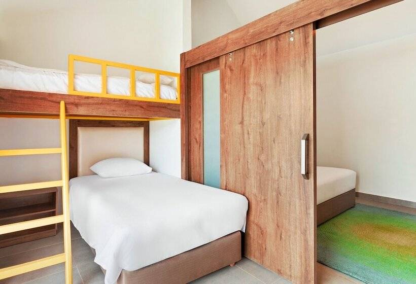 خانه یا کلبه ی ییلاقی با نمای استخر, Pickalbatros Jungle Aqua Park  Neverland Hurghada