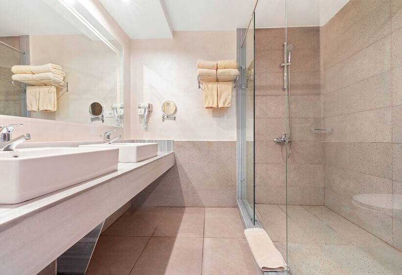 بانگلوی استاندارد, Pickalbatros Jungle Aqua Park  Neverland Hurghada