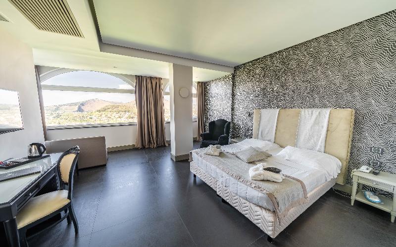 بانگلوی استاندارد, Pickalbatros Jungle Aqua Park  Neverland Hurghada