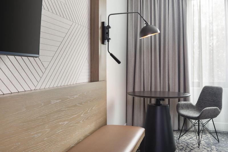 غرفة كلوب, Sheraton Hotel Stonebriar