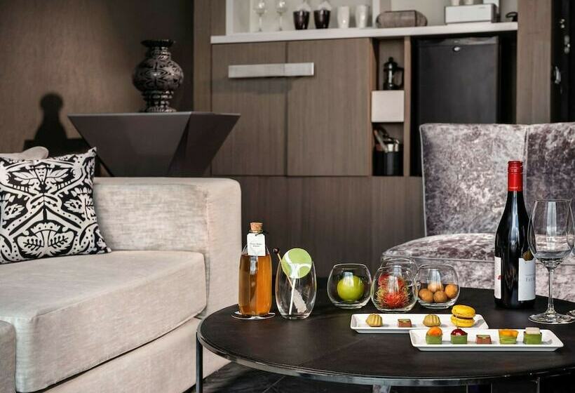 غرفة بيزنس, So/ Bangkok