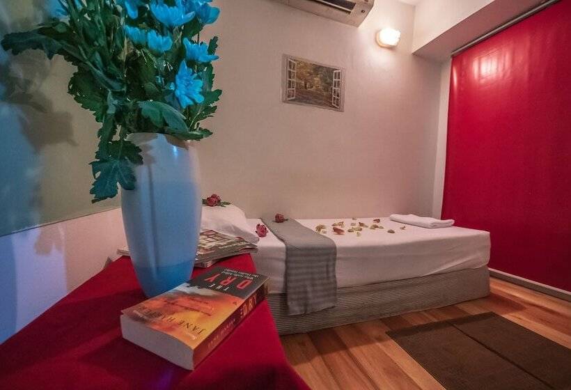 اتاق استاندارد یک نفره, The Chilli Bangkok