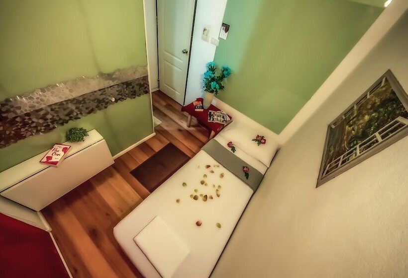 اتاق استاندارد یک نفره, The Chilli Bangkok