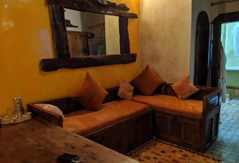 سوییت لوکس, The Repose