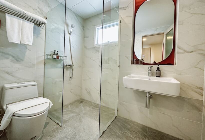 اتاق سوپریور, Midtown Ratsada