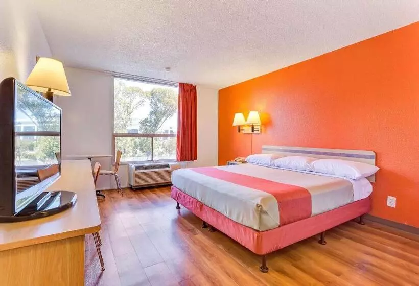 Standard-huone King-vuode, Motel 6 Belmont, Ca San Francisco Redwood City