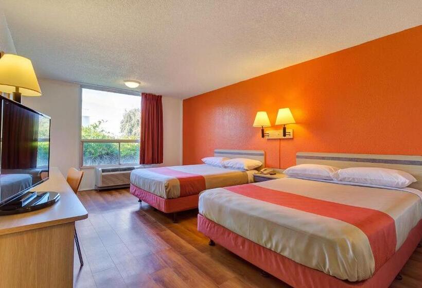 Четырехместный номер Премиум, Motel 6 Belmont, Ca   San Francisco   Redwood City