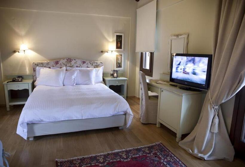 סוויטת ג'וניור נוף לאגם, Kazarma