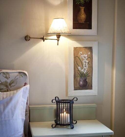 סוויטת ג'וניור נוף לאגם, Kazarma