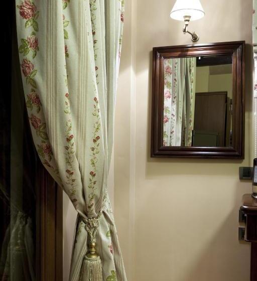 סוויטה דלוקס, Kazarma