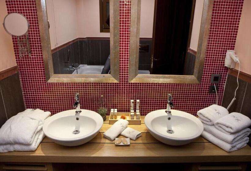 סוויטה דלוקס, Kazarma