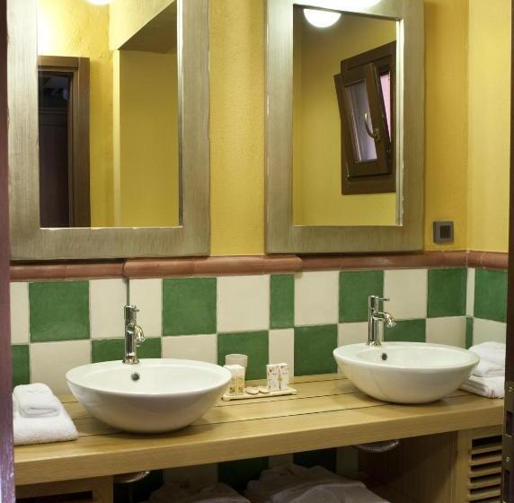 חדר דופלקס, Kazarma