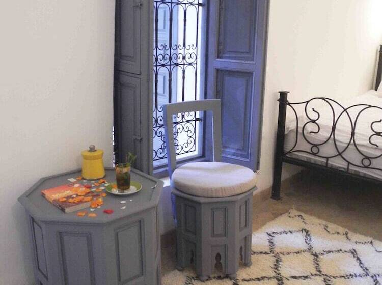 Standart Oda, Riad Linda