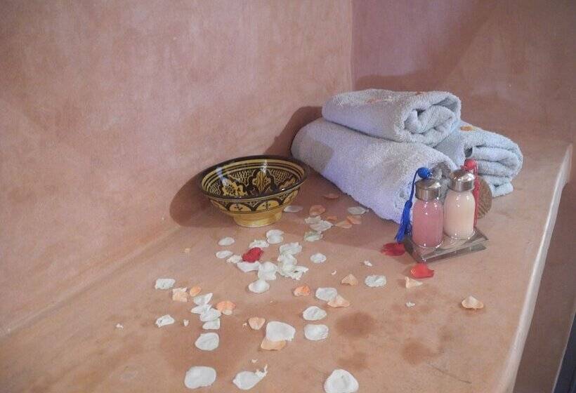 Standart Oda, Riad Linda