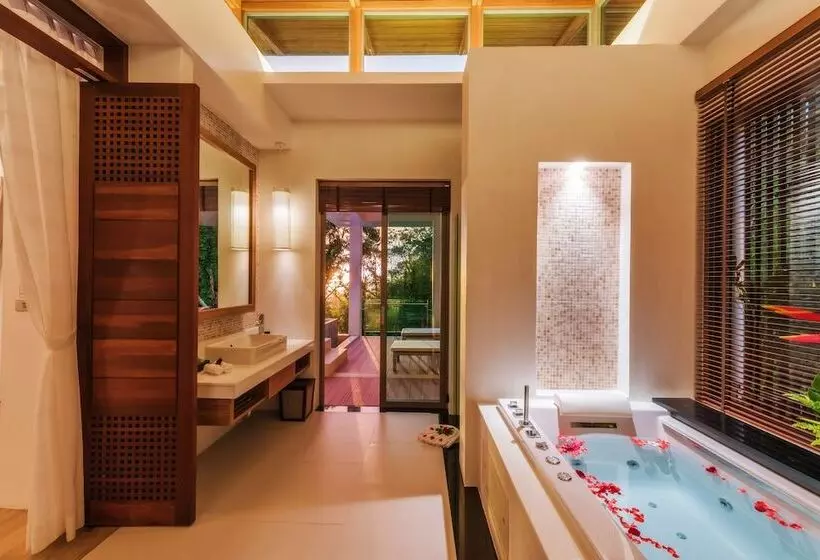 プール付き１ベッドルームヴィラ, Wyndham Sea Pearl Resort, Phuket