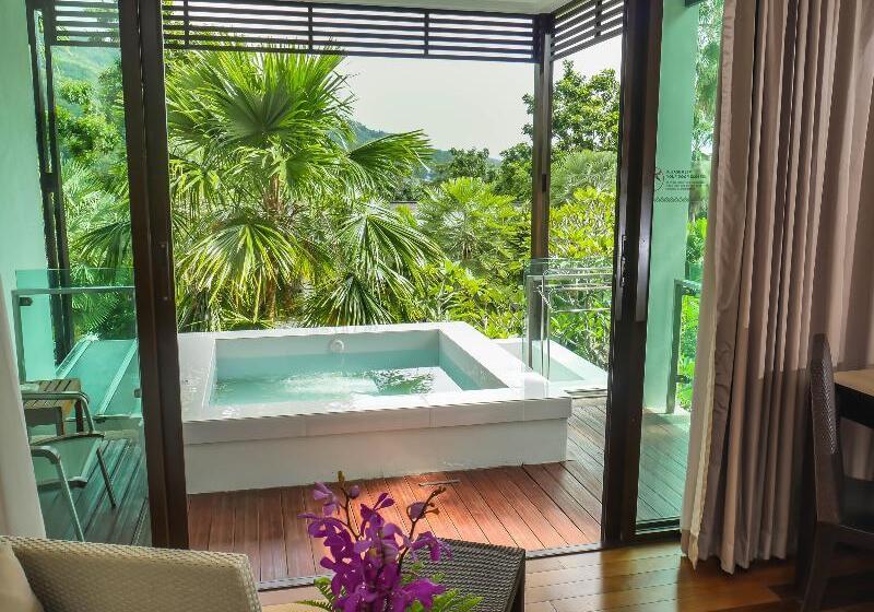 디럭스 룸, Wyndham Sea Pearl Resort, Phuket