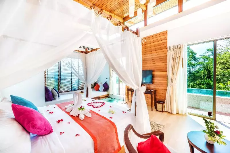 デラックススイート, Wyndham Sea Pearl Resort, Phuket