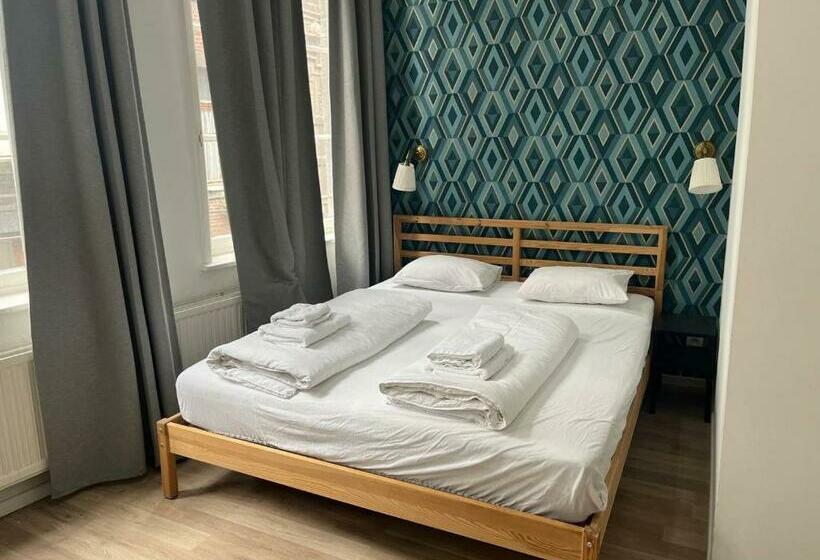 اتاق استاندارد, Bed Collège