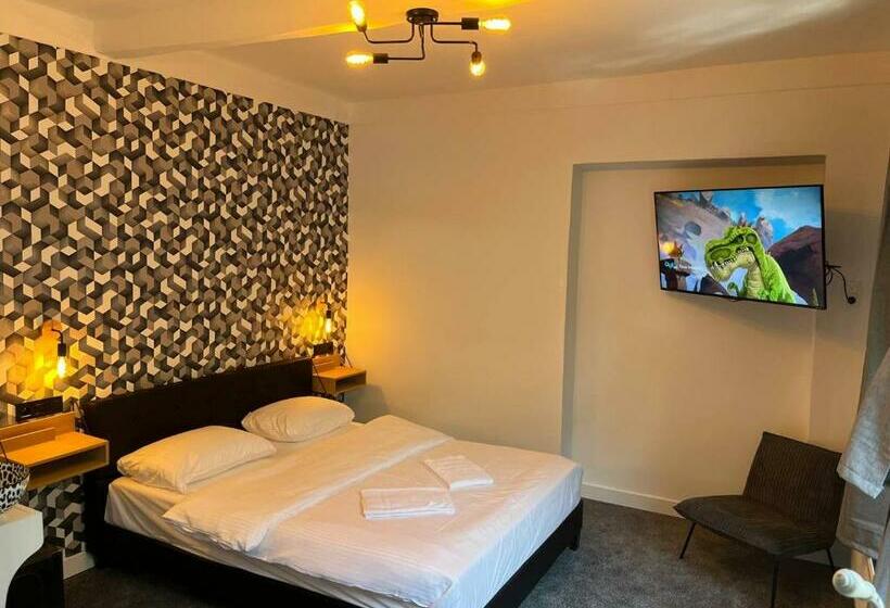 استودیوی استاندارد, Bed Collège