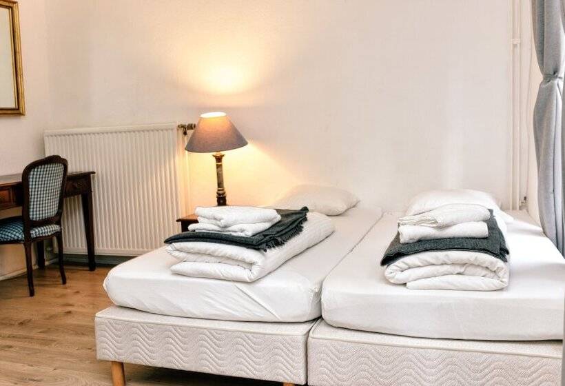 اتاق استاندارد, Bed Collège