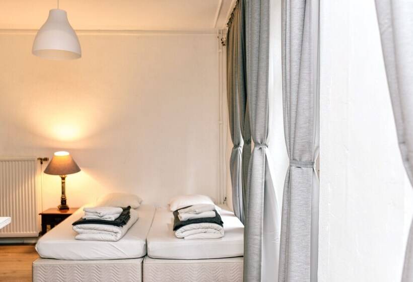 اتاق استاندارد, Bed Collège