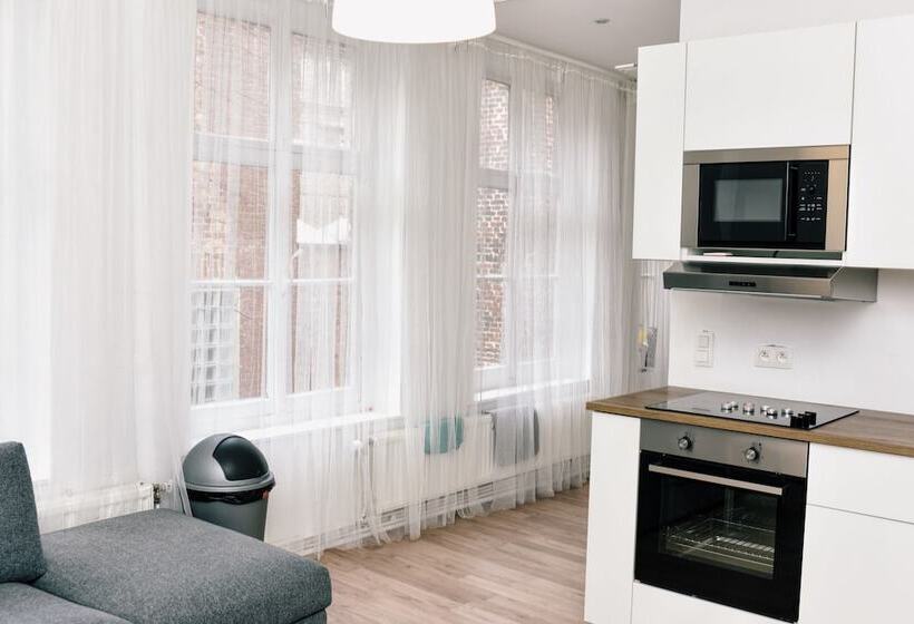 استودیوی استاندارد, Bed Collège