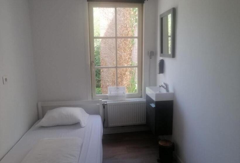 اتاق استاندارد یک تخته با سرویس بهداشتی مشترک, Bed Collège