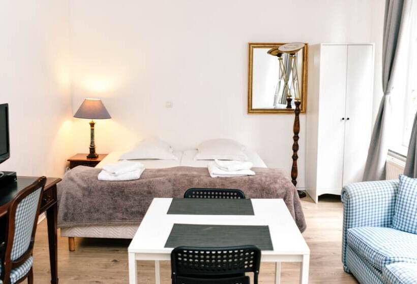 استودیوی استاندارد, Bed Collège