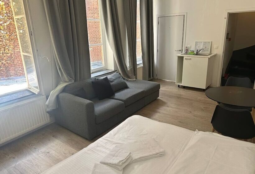 استودیوی استاندارد, Bed Collège