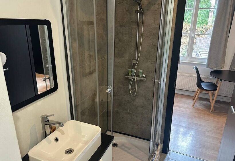 اتاق استاندارد, Bed Collège