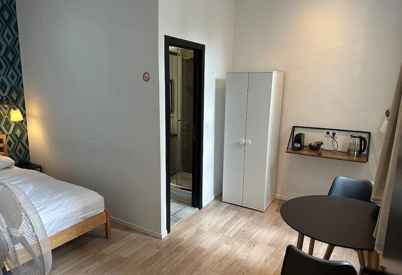 스탠다드 룸, Bed Collège