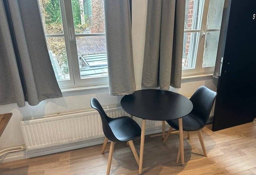 اتاق استاندارد, Bed Collège