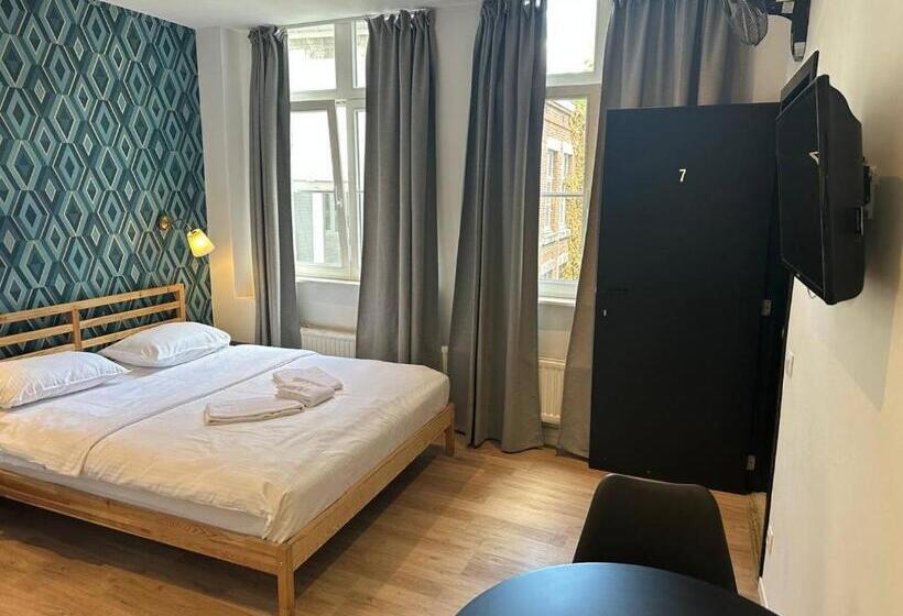 اتاق استاندارد, Bed Collège