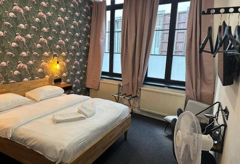 اتاق استاندارد, Bed Collège