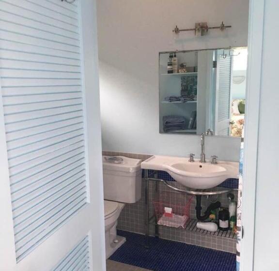 غرفة قياسية مطلّة علي حمام السباحة, Hale Paradise