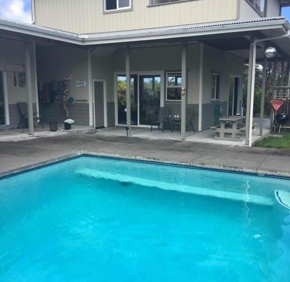 غرفة قياسية مطلّة علي حمام السباحة, Hale Paradise