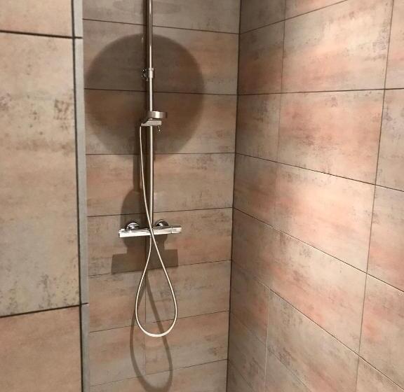 Quarto Estandar, B&b No. 42