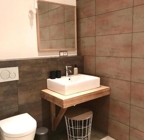 اتاق استاندارد, B&b No. 42