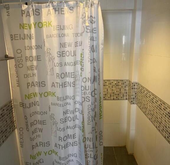 バルコニー付きデラックスルーム, Jomtien Beach Hostel & Guesthouse