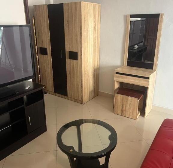 バルコニー付きデラックスルーム, Jomtien Beach Hostel & Guesthouse