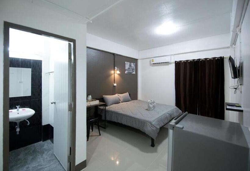 발코니 디럭스 룸, Pangtip