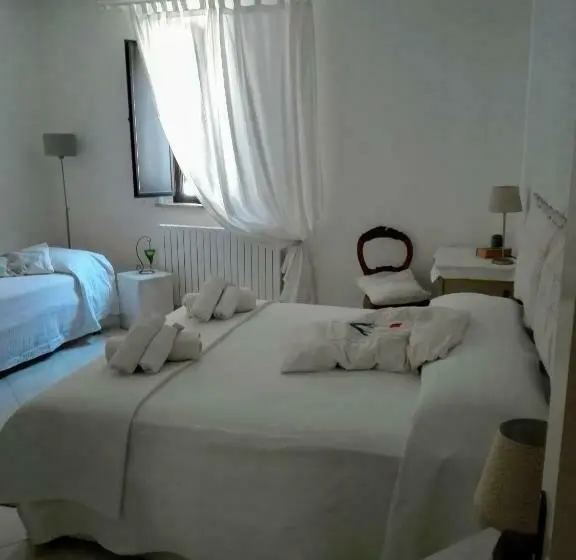 スタンダードトリプルルーム, Il Vicolo Di Ripa B&b