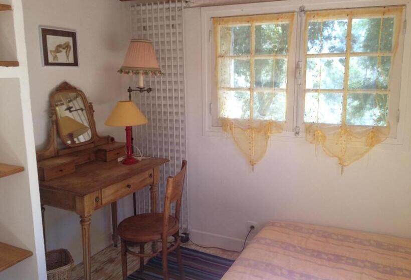 דירת חדר עם טרסה, La Maison Bleue