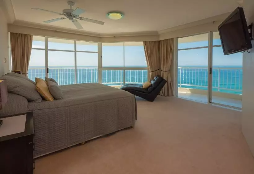 1 Bedroom Penthouse Apartment, Burleigh Surf Apartments