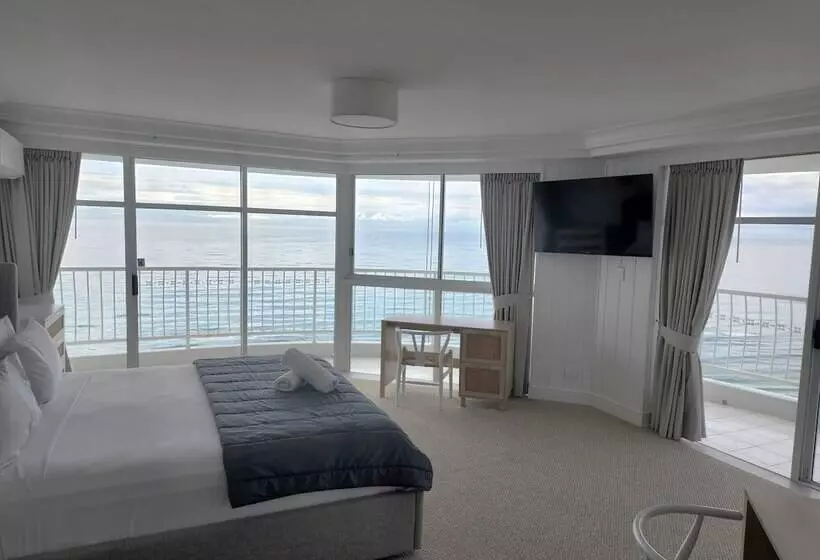 1 Bedroom Penthouse Apartment, Burleigh Surf Apartments