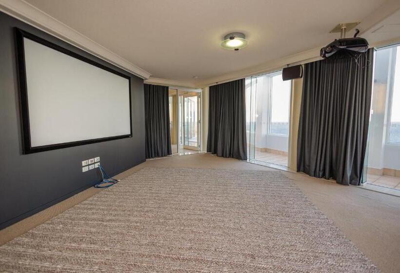 شقة دور أخير غرفة نوم واحدة, Burleigh Surf Apartments