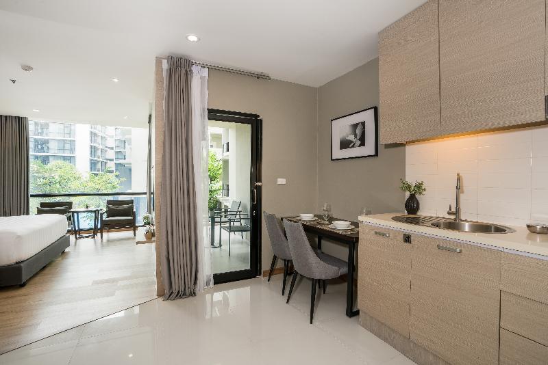 プールの見えるデラックスルーム, Altera Hotel And Residence By At Mind